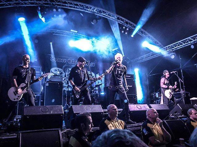 38686903_10156661827324777_8986016965663391744_n